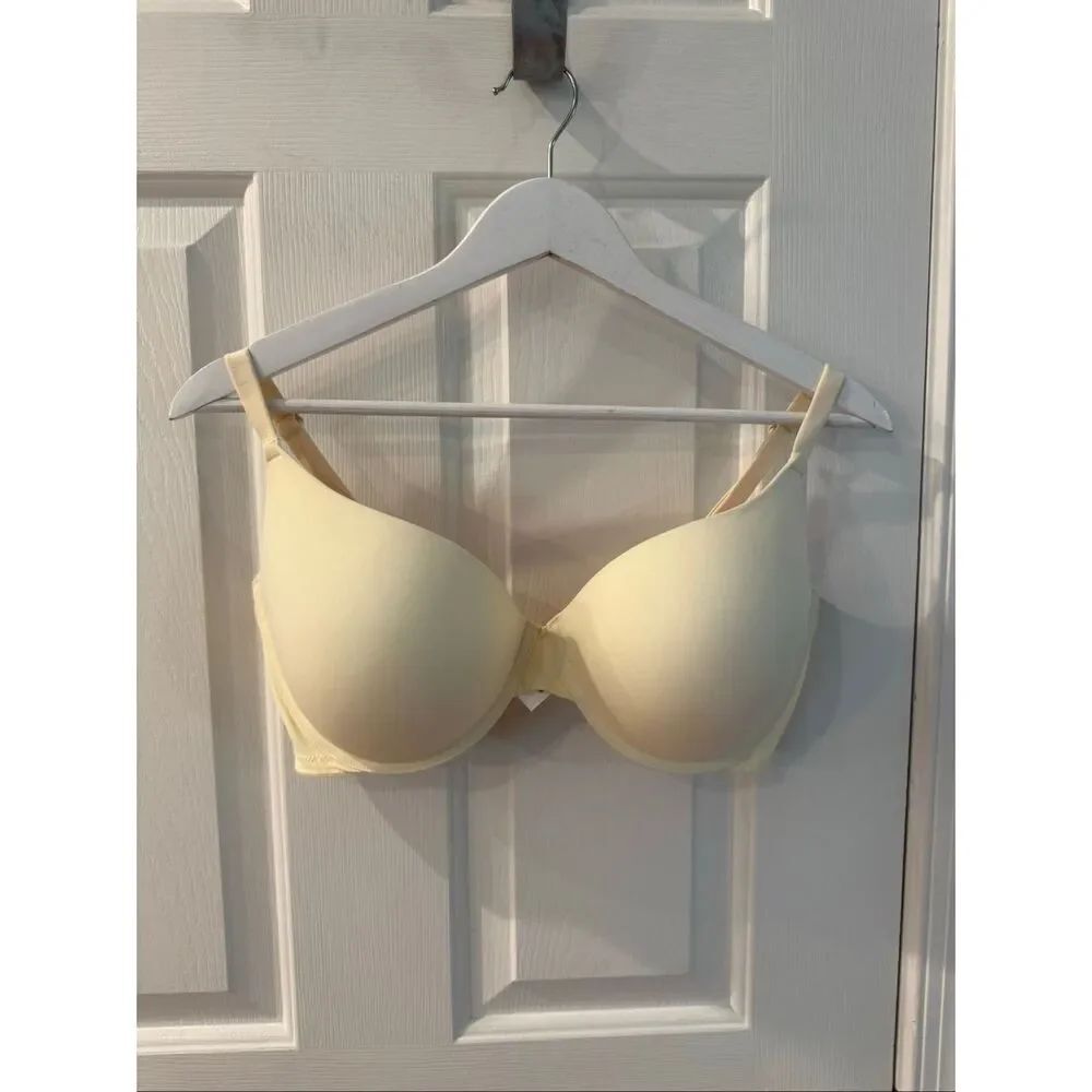 VS PINK Cream Wear Everywhere Push Up Bra sz 38DD NWOT